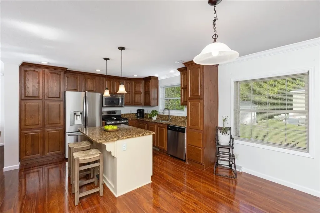 30 Eglin Boulevard Londonderry NH 03053