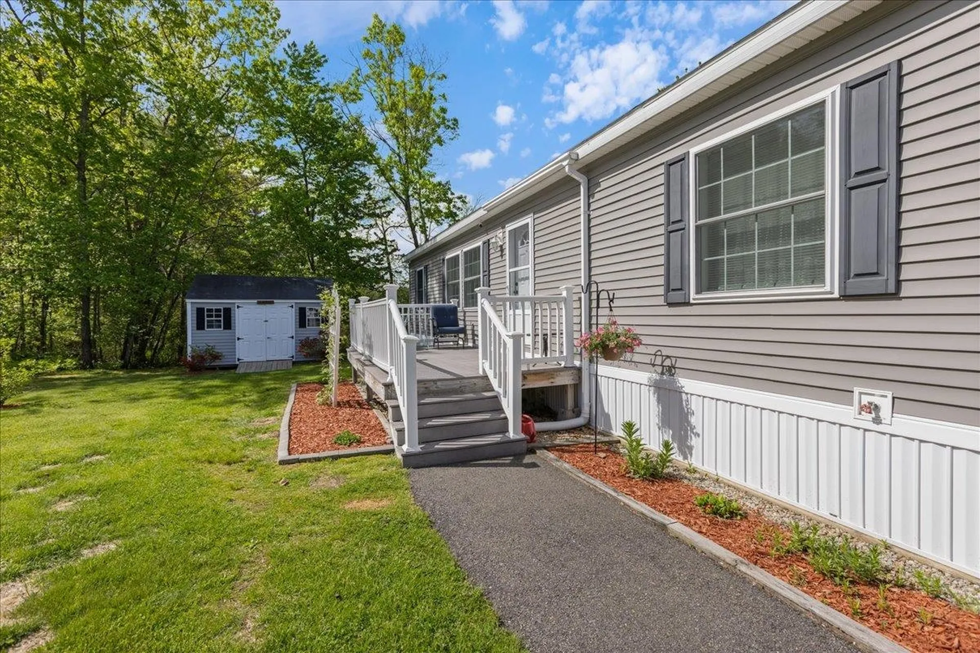 30 Eglin Boulevard Londonderry NH 03053