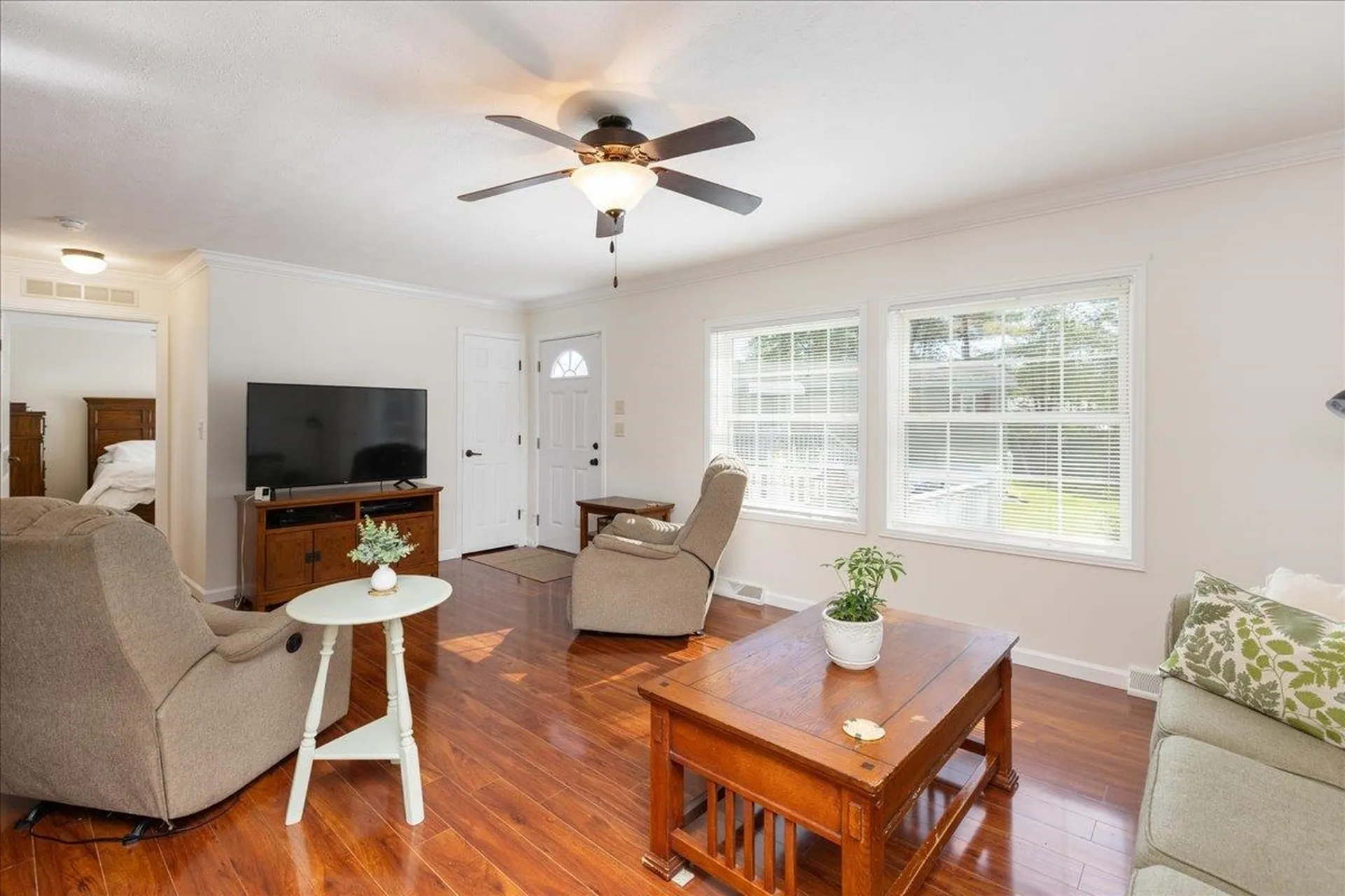 30 Eglin Boulevard Londonderry NH 03053
