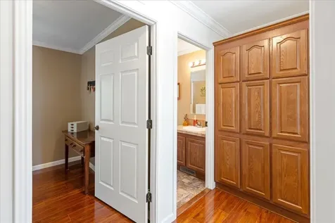 30 Eglin Boulevard Londonderry NH 03053
