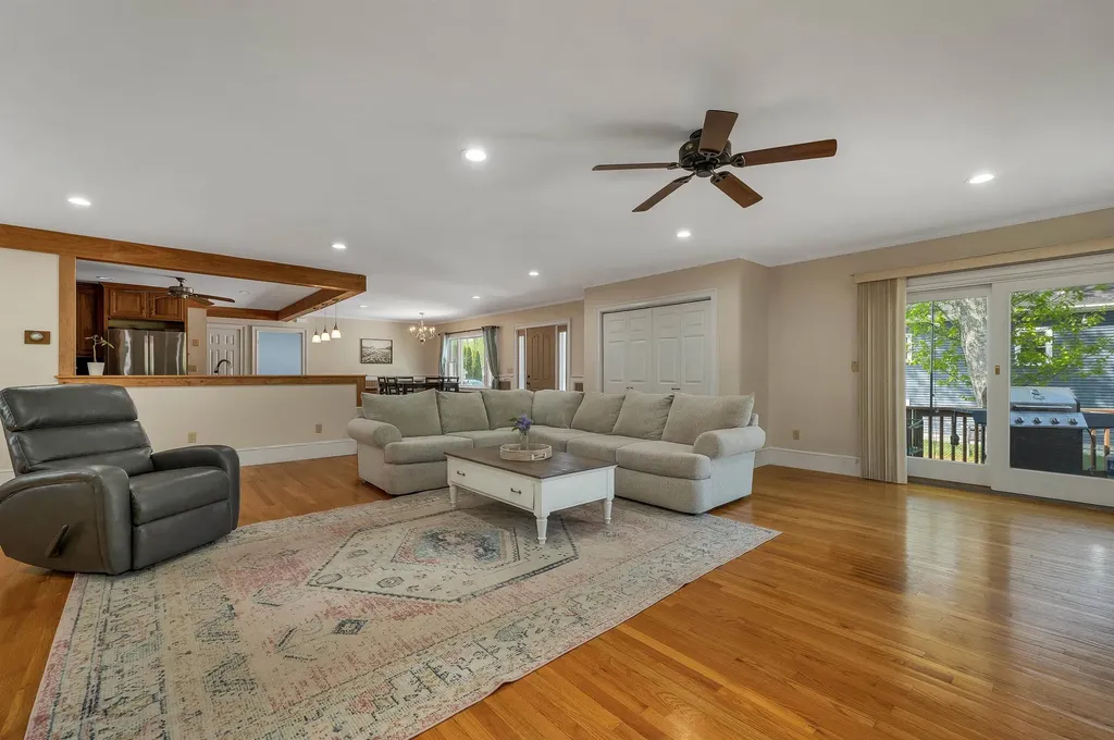 15 Adams Avenue Seabrook NH 03874