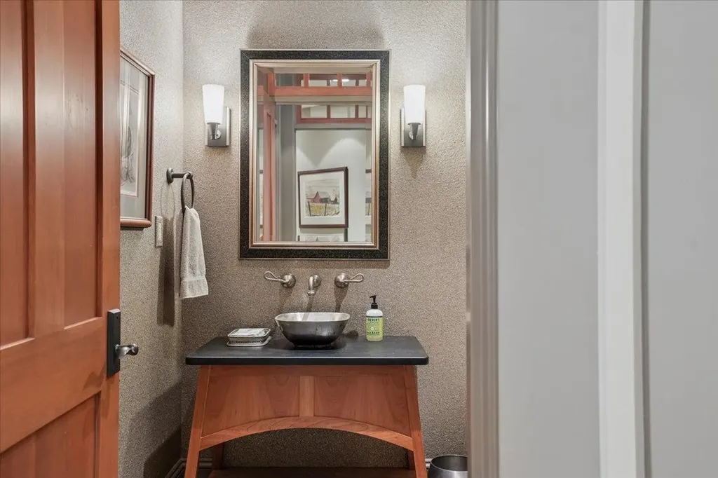 55 Audubon Way Auburn NH 03032