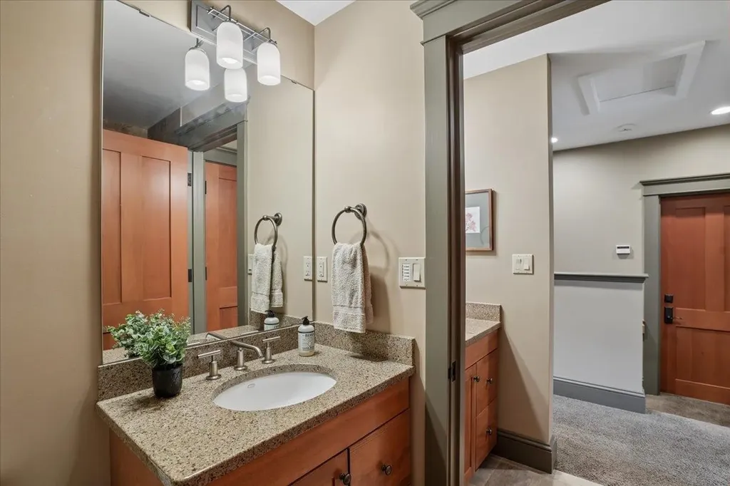55 Audubon Way Auburn NH 03032