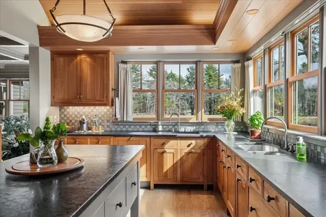 55 Audubon Way Auburn NH 03032