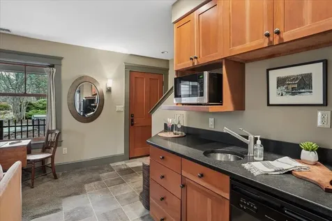 55 Audubon Way Auburn NH 03032