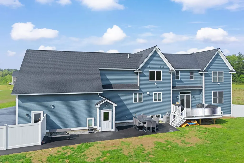 13 Stone Creek Drive Brentwood NH 03833