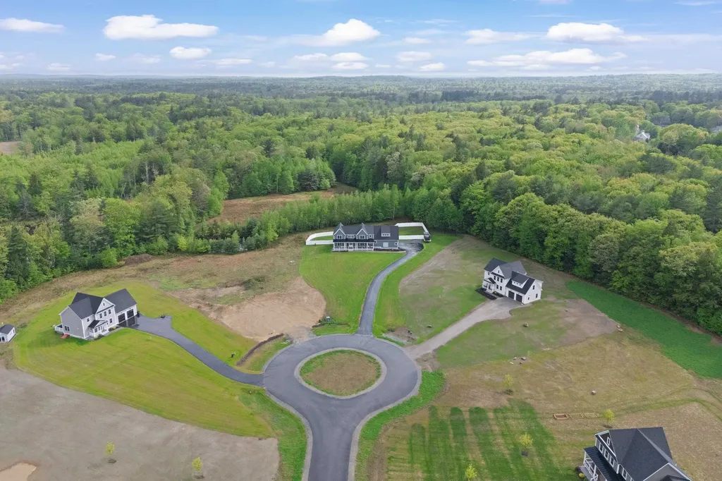 13 Stone Creek Drive Brentwood NH 03833