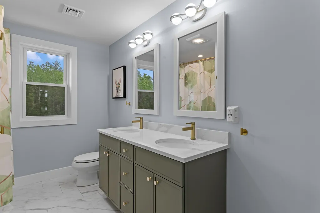 13 Stone Creek Drive Brentwood NH 03833