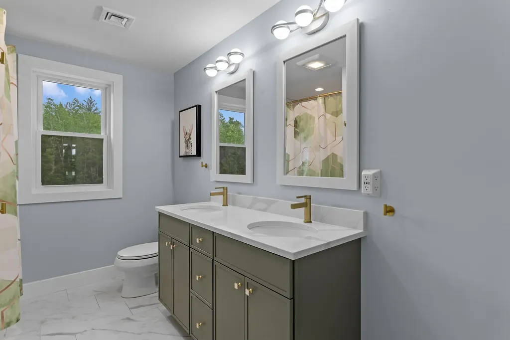 13 Stone Creek Drive Brentwood NH 03833