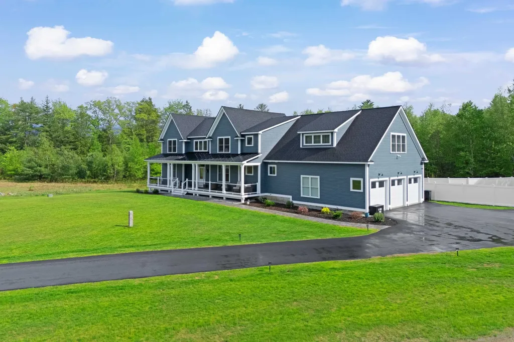 13 Stone Creek Drive Brentwood NH 03833