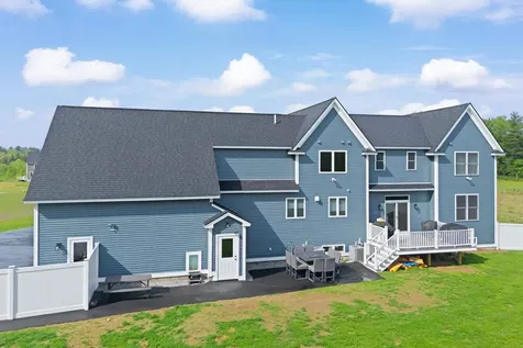 13 Stone Creek Drive Brentwood NH 03833