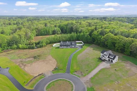13 Stone Creek Drive Brentwood NH 03833