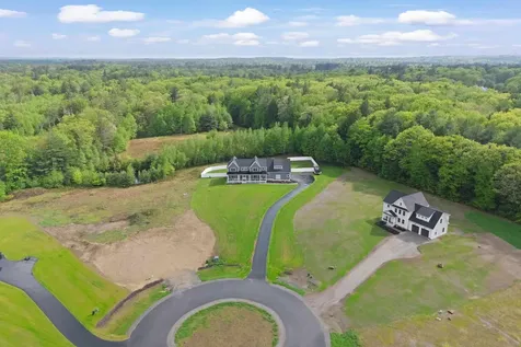 13 Stone Creek Drive Brentwood NH 03833