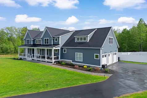 13 Stone Creek Drive Brentwood NH 03833