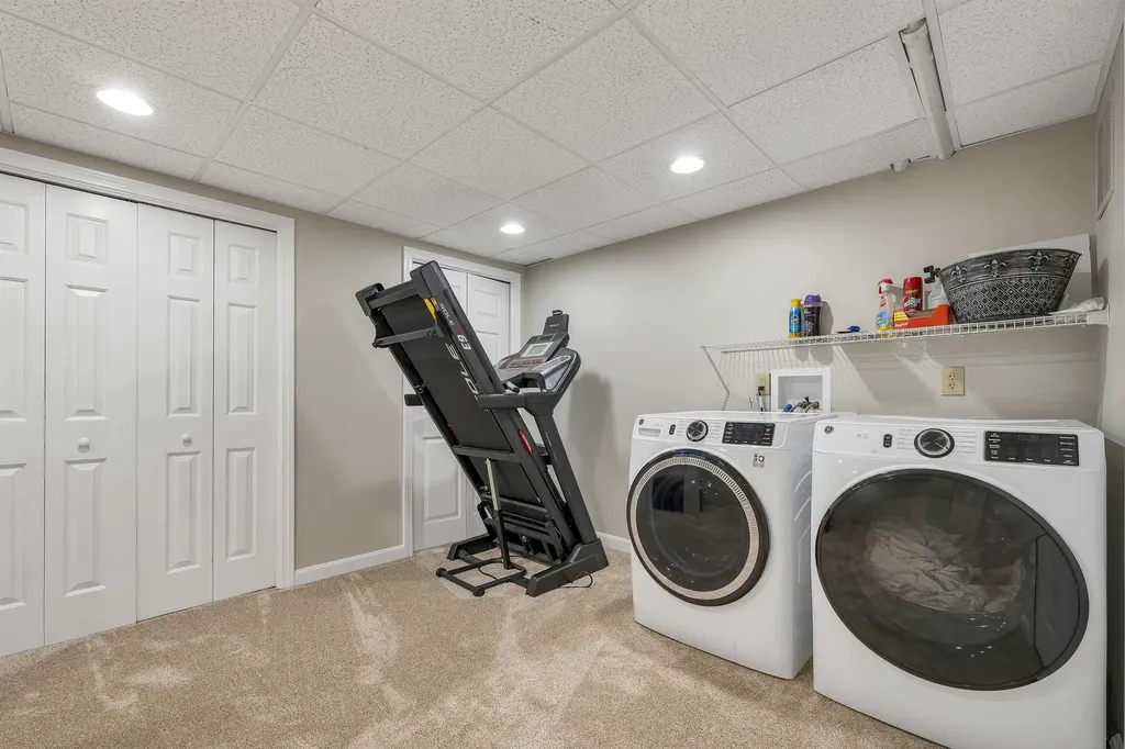 10 Edwin Lane Newmarket NH 03857