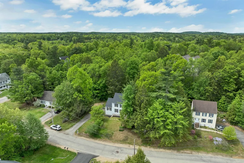 10 Edwin Lane Newmarket NH 03857