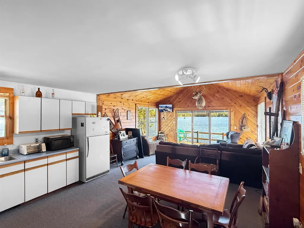 19 Backiel Drive Stewartstown NH 03576