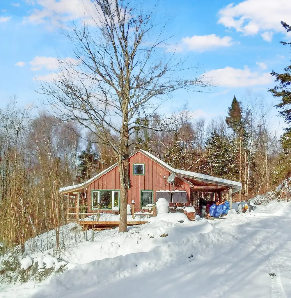 11 Roy Boulevard Pittsburg NH 03592