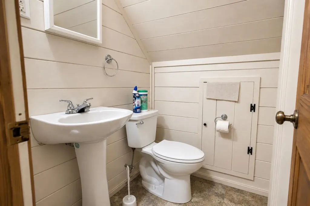 31 Stoddard Lane Freedom NH 03836