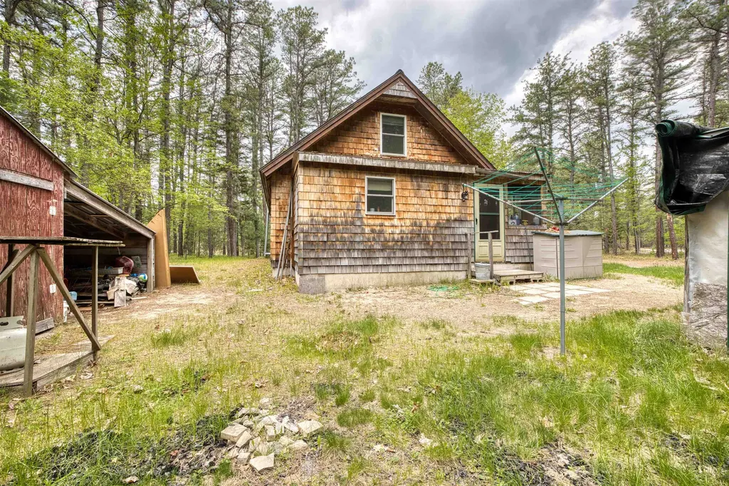31 Stoddard Lane Freedom NH 03836