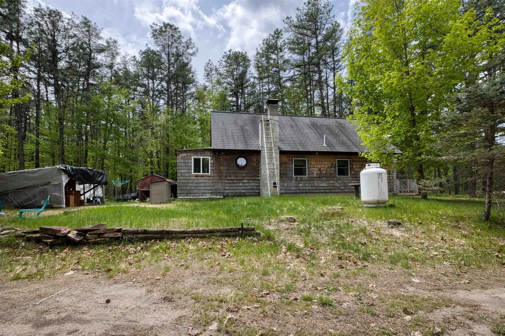 31 Stoddard Lane Freedom NH 03836