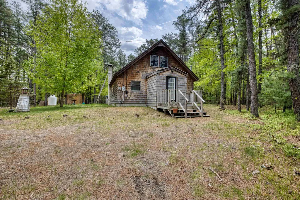 31 Stoddard Lane Freedom NH 03836