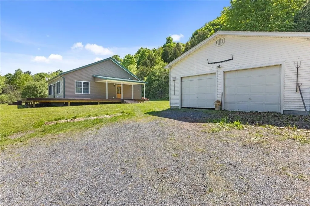 105 Sweeney Farm Road Georgia VT 05478