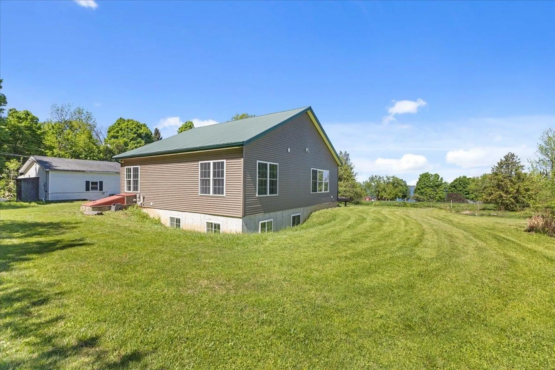105 Sweeney Farm Road Georgia VT 05478