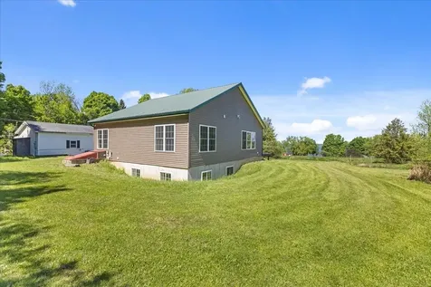 105 Sweeney Farm Road Georgia VT 05478