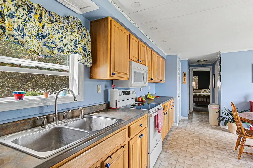 450 Bronson Road Georgia VT 05478