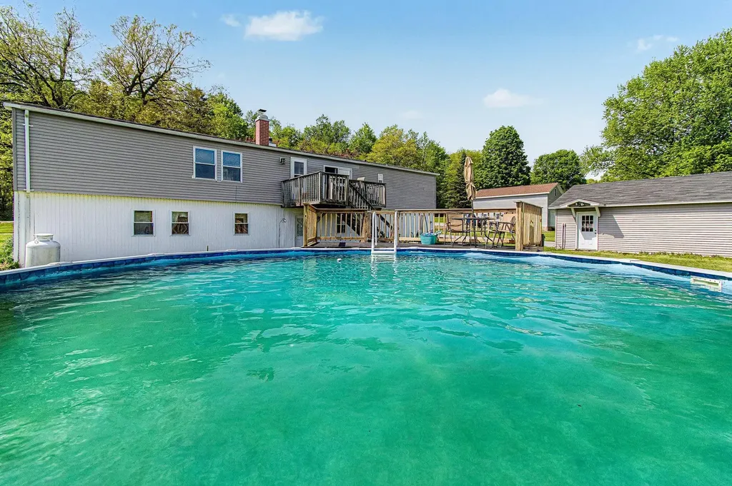 450 Bronson Road Georgia VT 05478