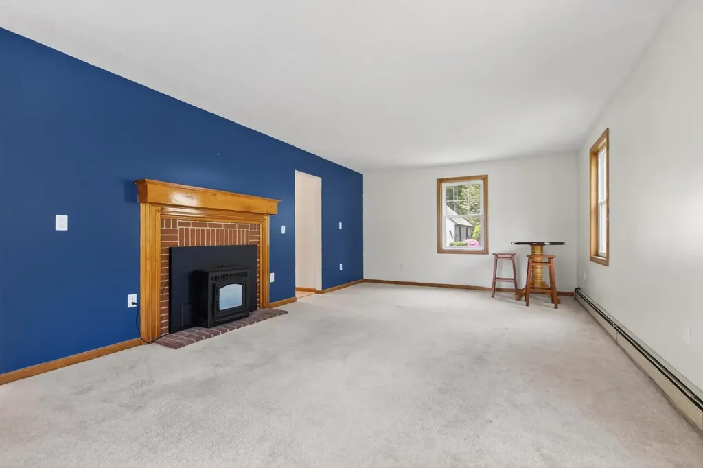 58 Penny Lane Laconia NH 03246