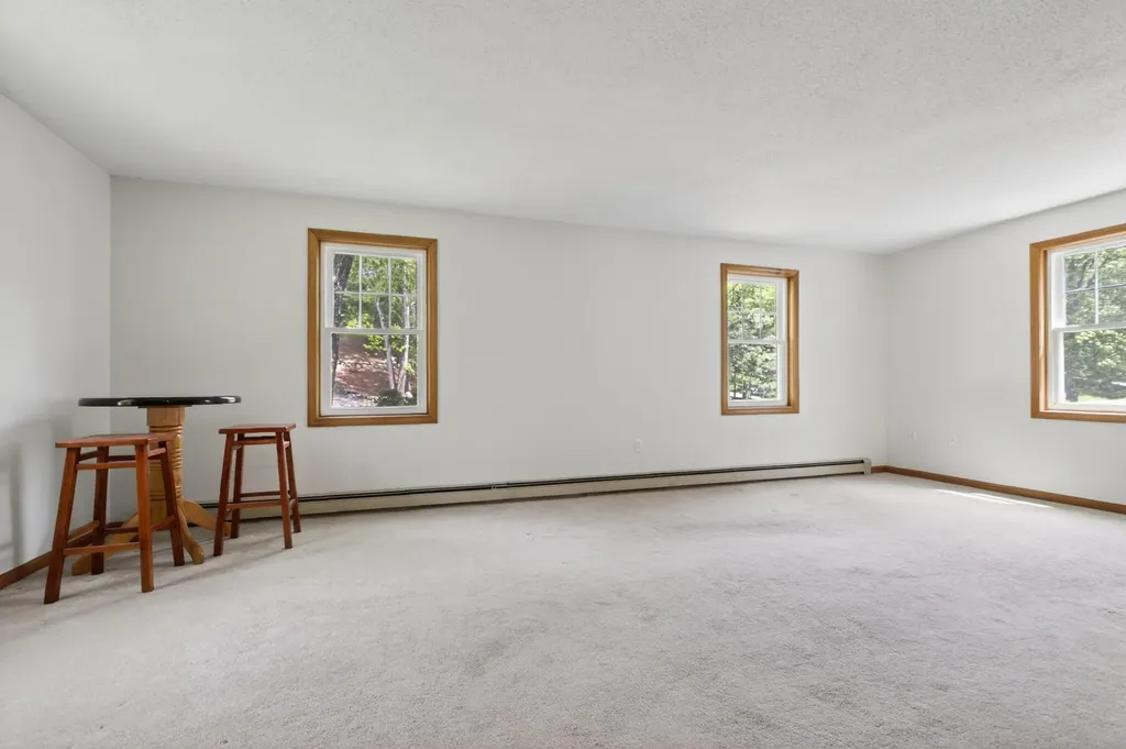 58 Penny Lane Laconia NH 03246