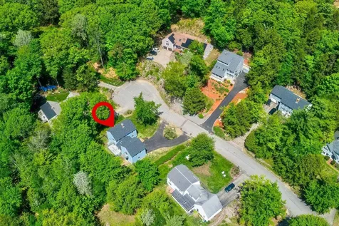 58 Penny Lane Laconia NH 03246