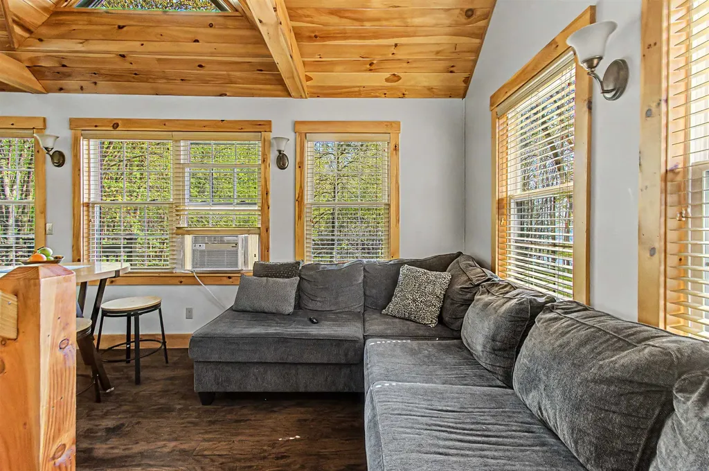 11 Hojaboom Road St. Albans Town VT 05478