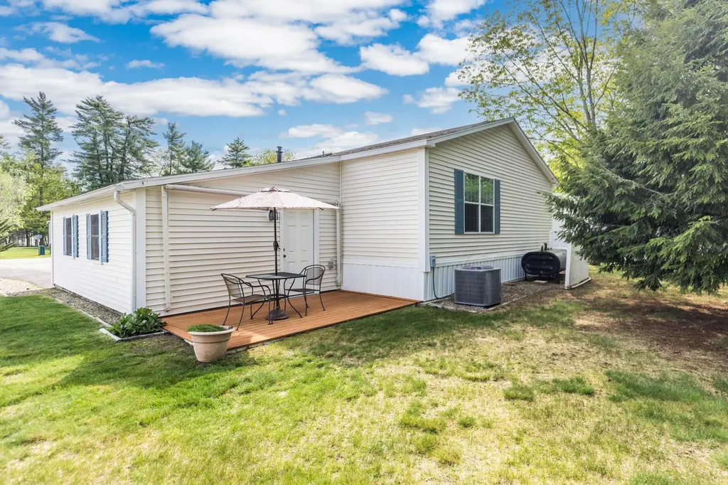 27 Watercress Drive Rochester NH 03868