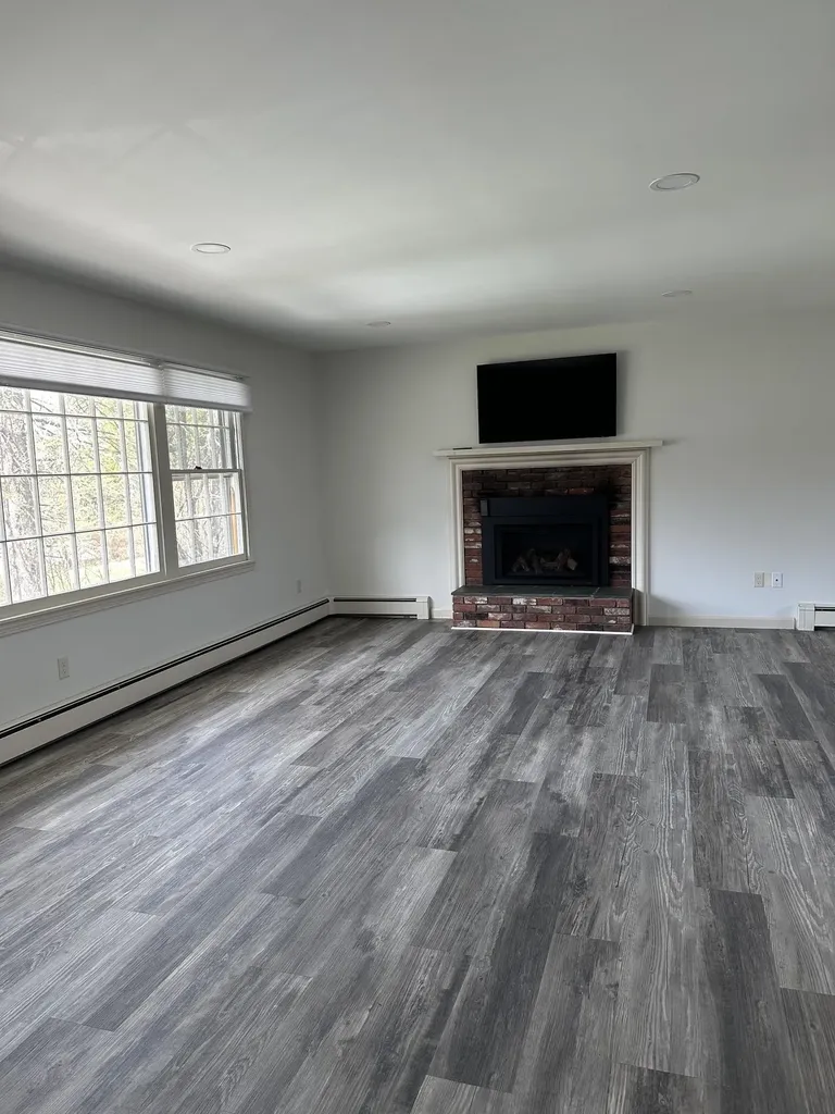 38 Parkside Road New London NH 03257