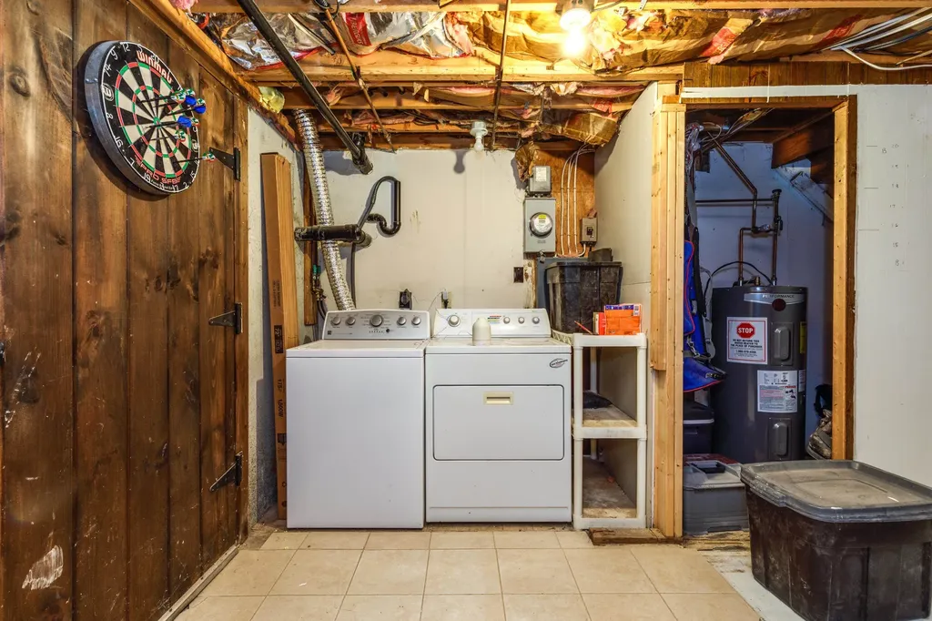 8 Midridge Circle Londonderry NH 03053