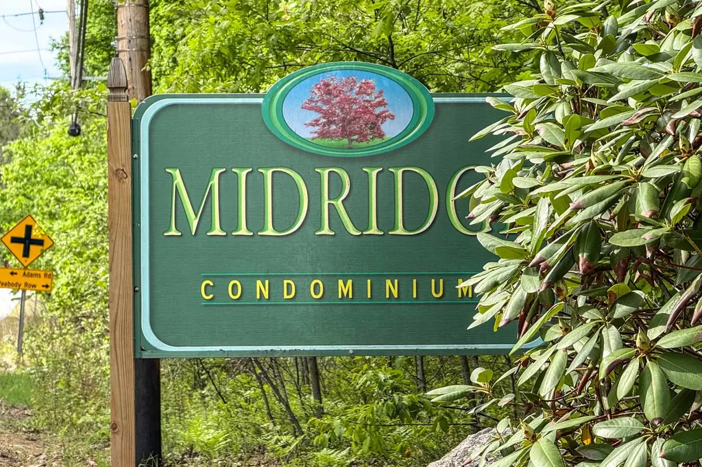 8 Midridge Circle Londonderry NH 03053