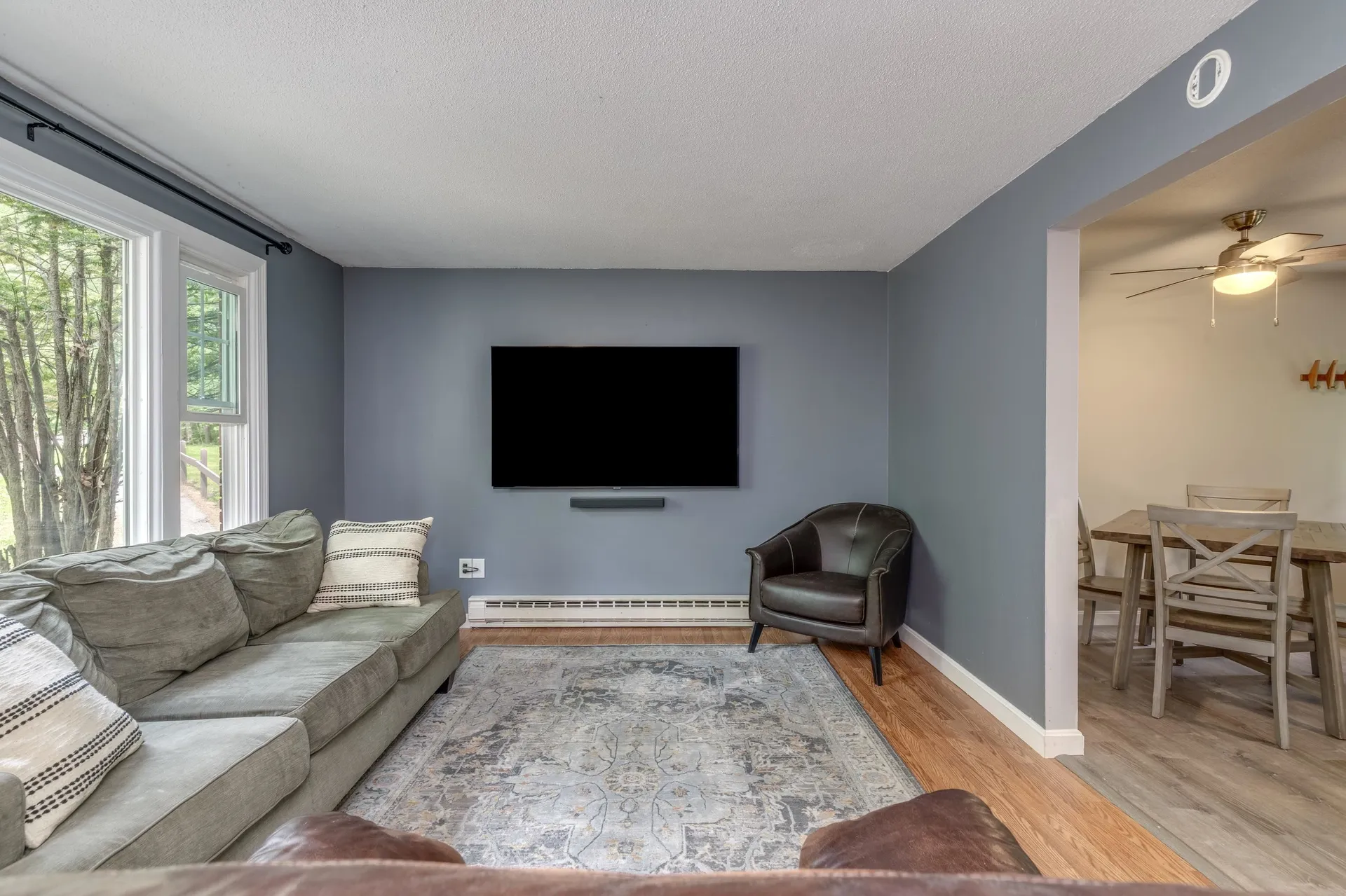 8 Midridge Circle Londonderry NH 03053