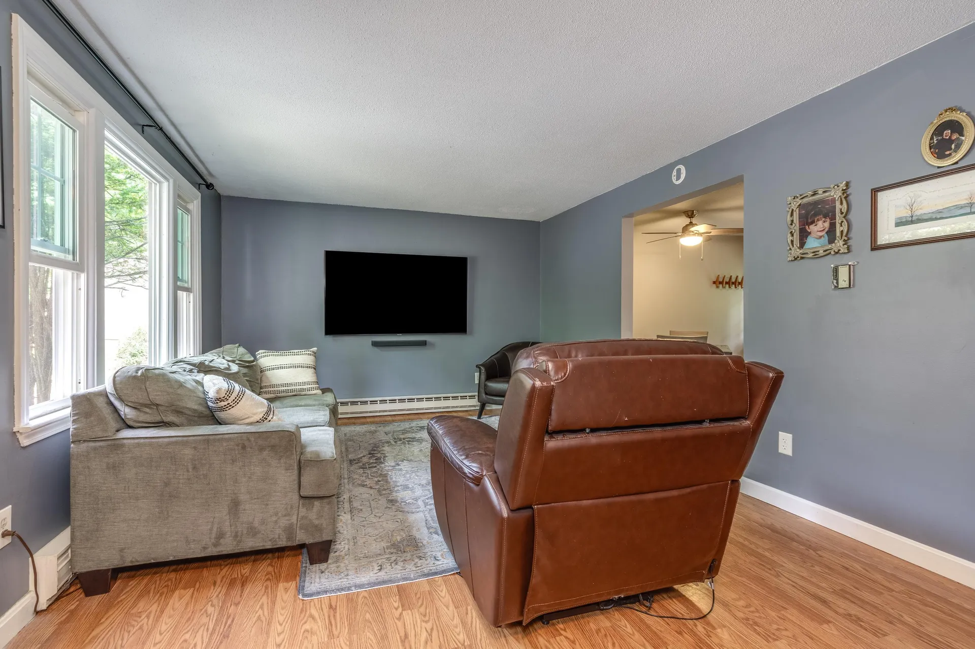 8 Midridge Circle Londonderry NH 03053