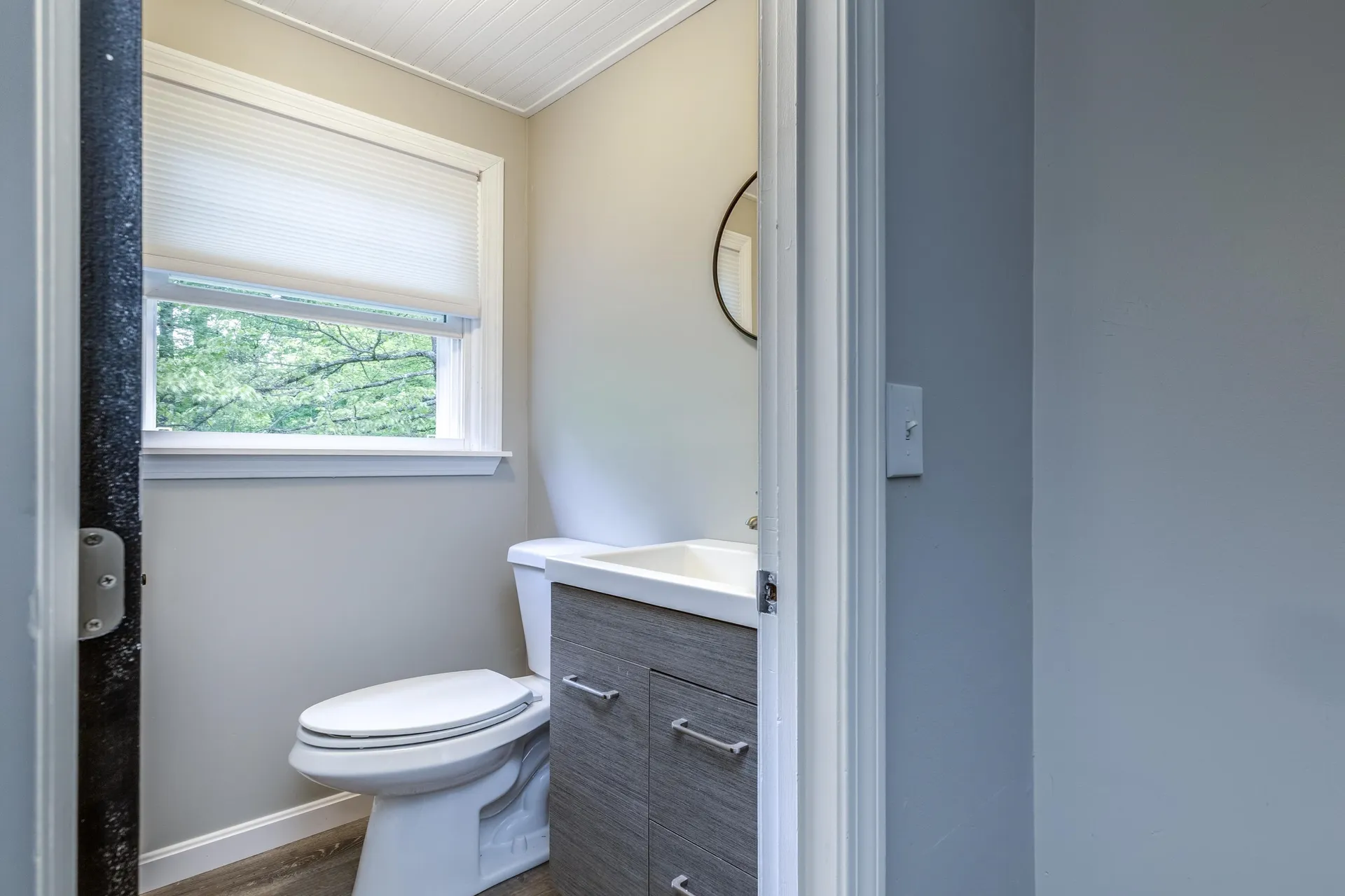 8 Midridge Circle Londonderry NH 03053