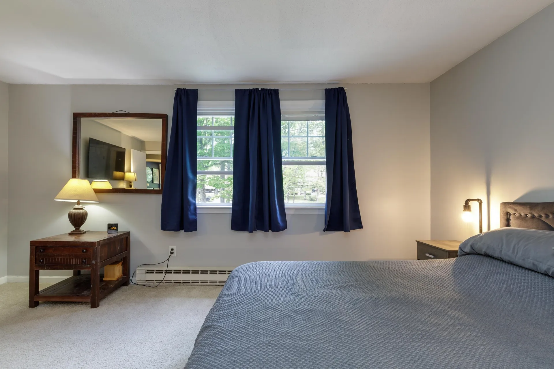 8 Midridge Circle Londonderry NH 03053