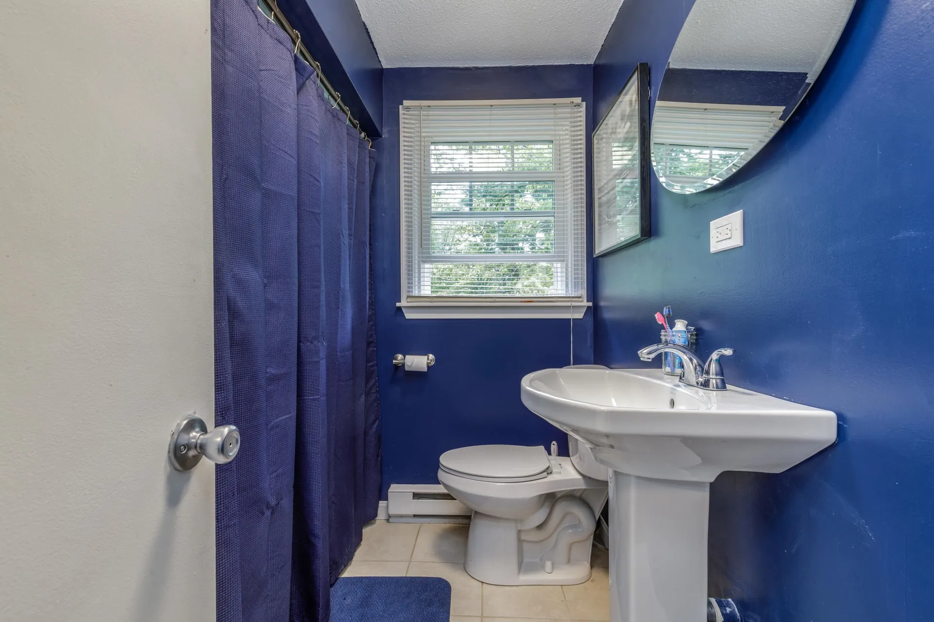 8 Midridge Circle Londonderry NH 03053