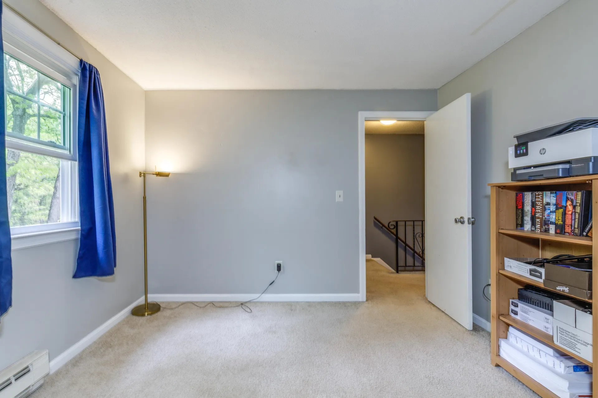 8 Midridge Circle Londonderry NH 03053