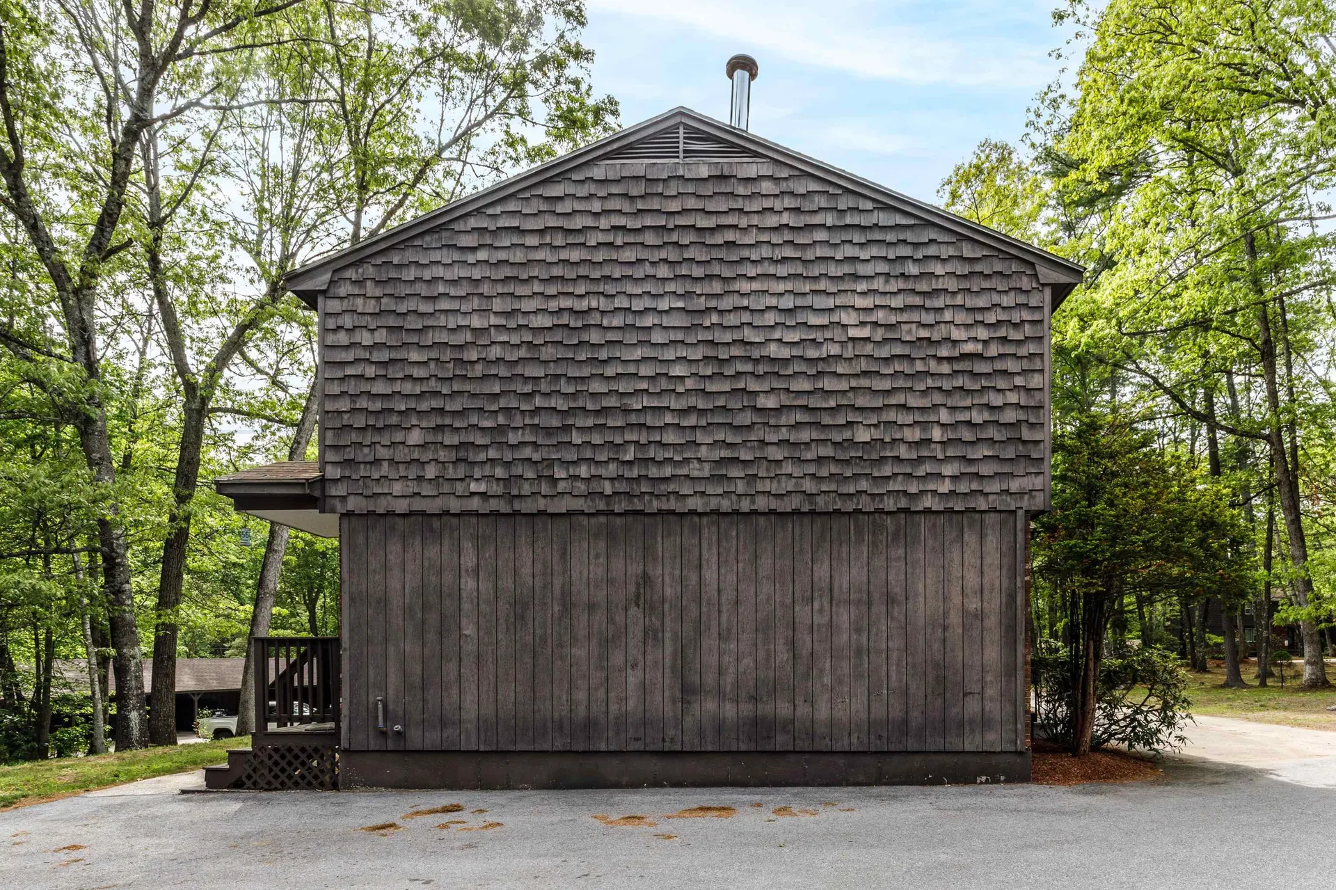 8 Midridge Circle Londonderry NH 03053