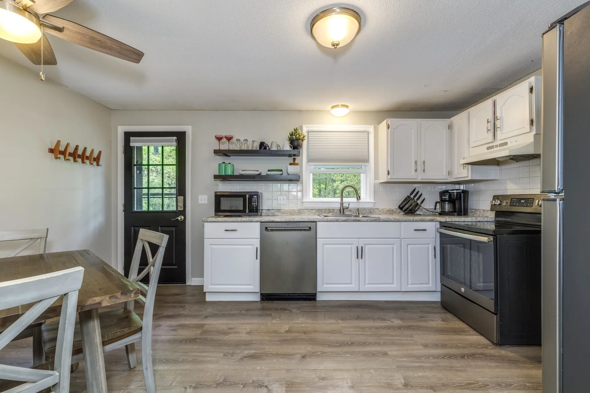 8 Midridge Circle Londonderry NH 03053