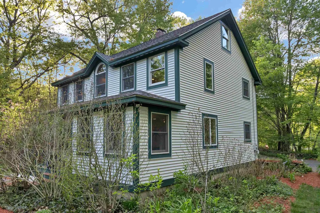 9 Highland Ridge Road Barrington NH 03825