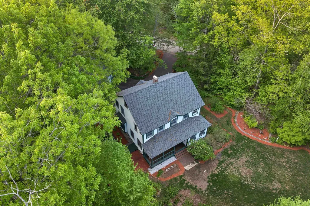 9 Highland Ridge Road Barrington NH 03825