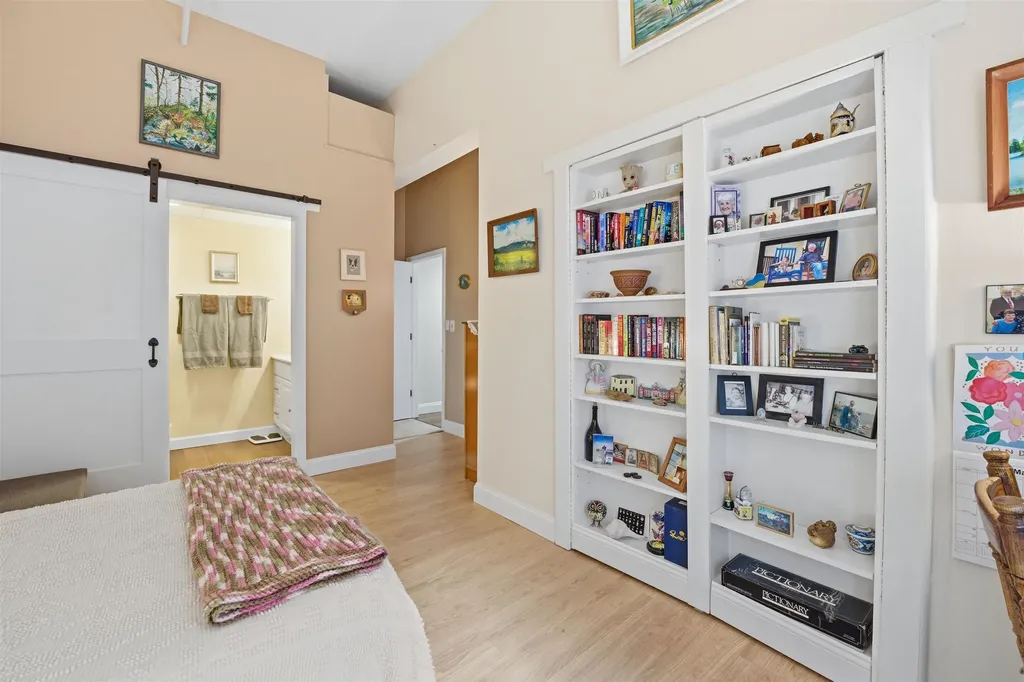 15 Mount Saint Mary's Way Hooksett NH 03106